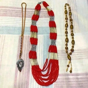 BUNDLE OF 3 NECKLACES FOR 1 PRICE! YOUR OFFERS  ARE WELCOME!